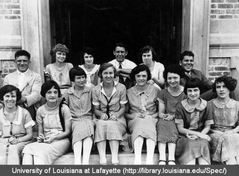 Biology Students and faculty from 1925